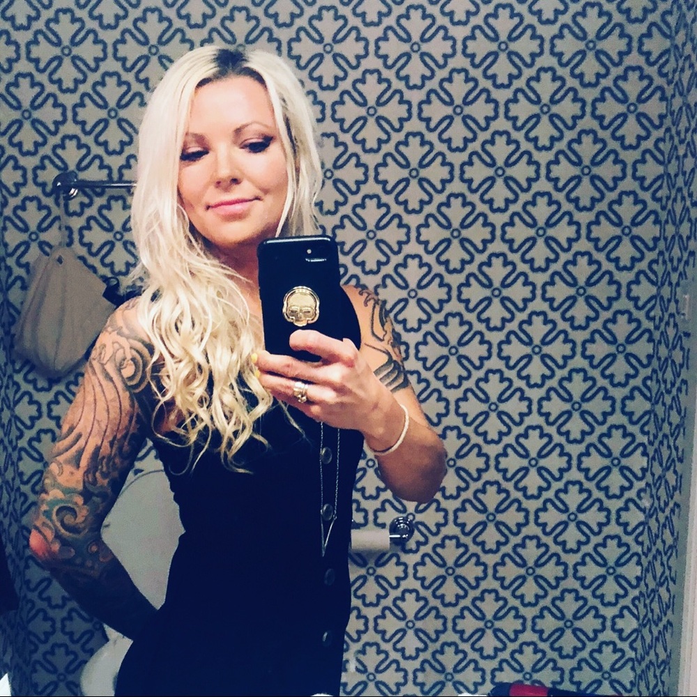 Meet your Posher, Val